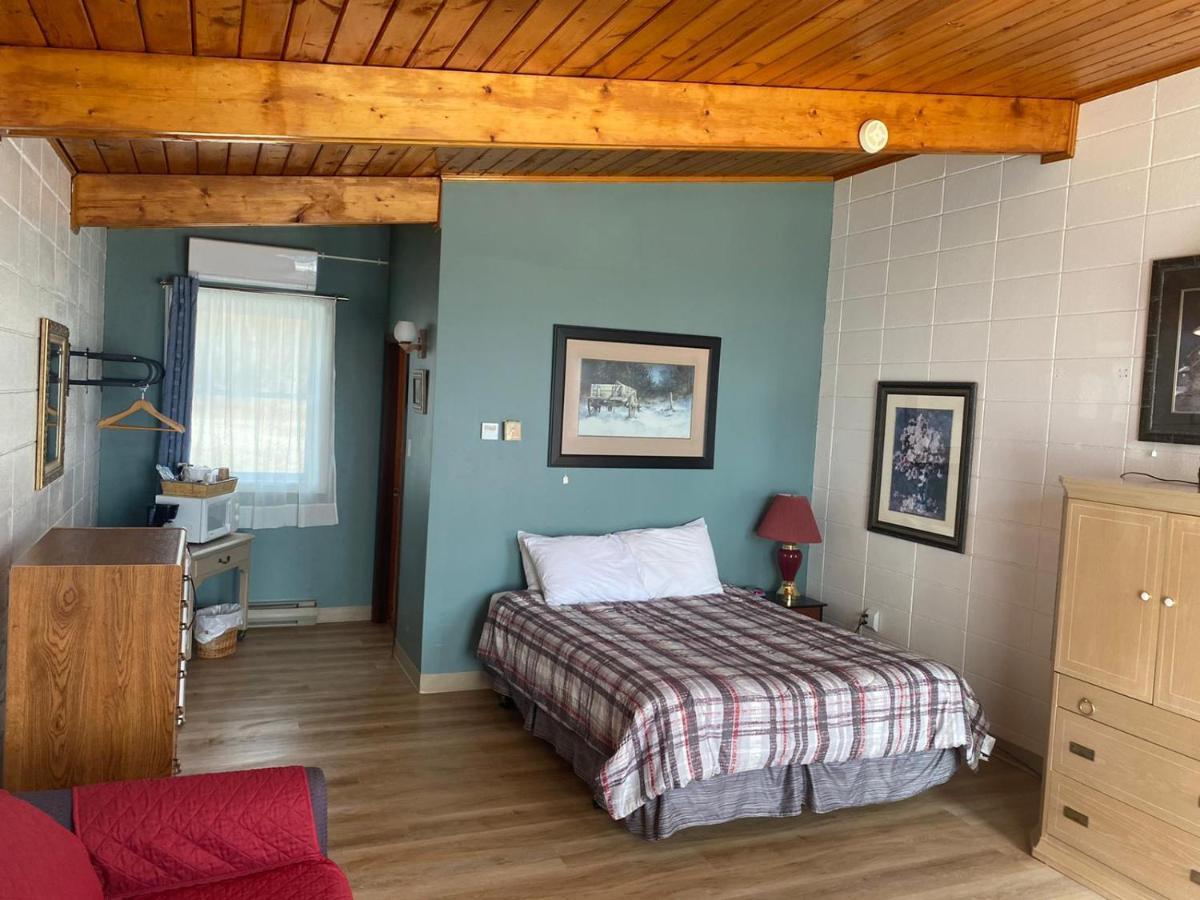 Huron Sands Motel And Restaurant Providence Bay Kültér fotó